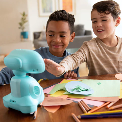 child programming educational robot - Children befriend robots in playful after-school research program ...