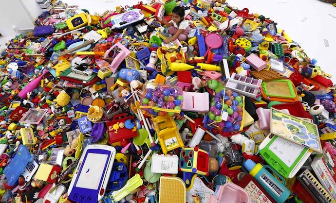 pile of plastic toys - trash toys | Minute by minute